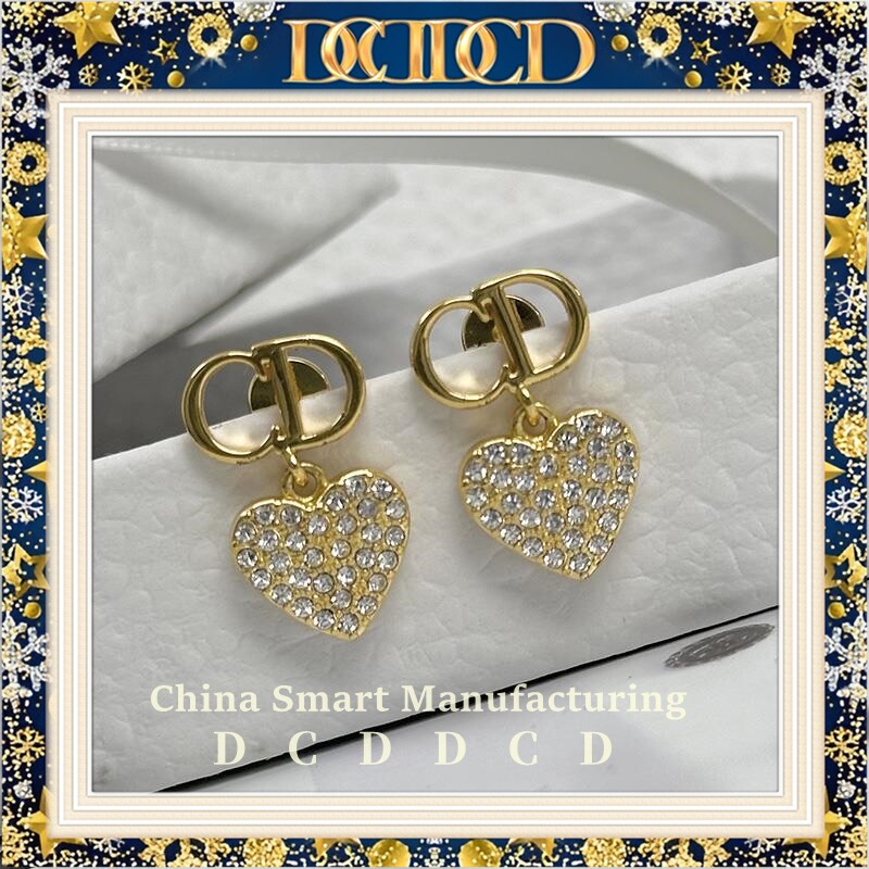 D C D D C D家满钻爱心耳钉精致轻奢高级感CD新款耳环桃心耳饰女