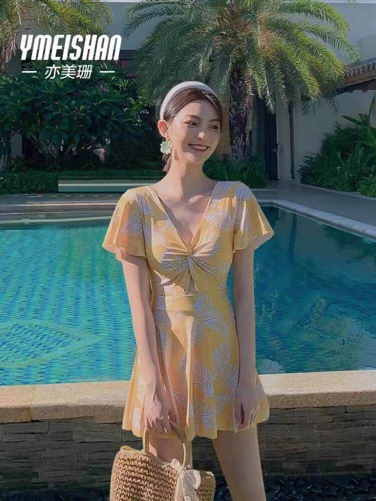 亦美珊挂脖泳衣女2023新款显瘦连体高级感性感微胖女孩遮肉泡温泉