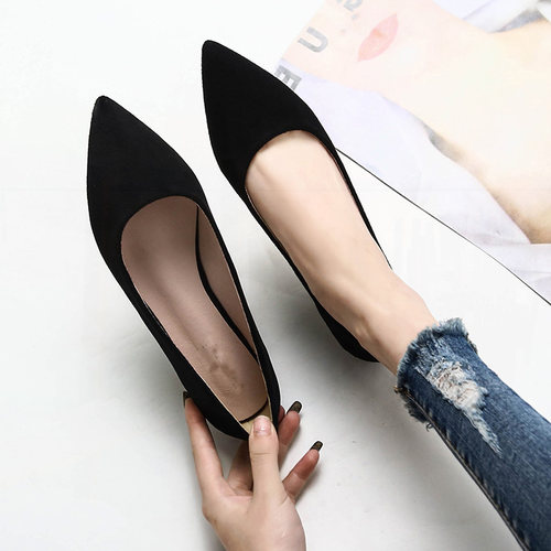 港风轻奢新款~尖头平底单鞋女春秋季软底真皮黑色浅口职业工作鞋
