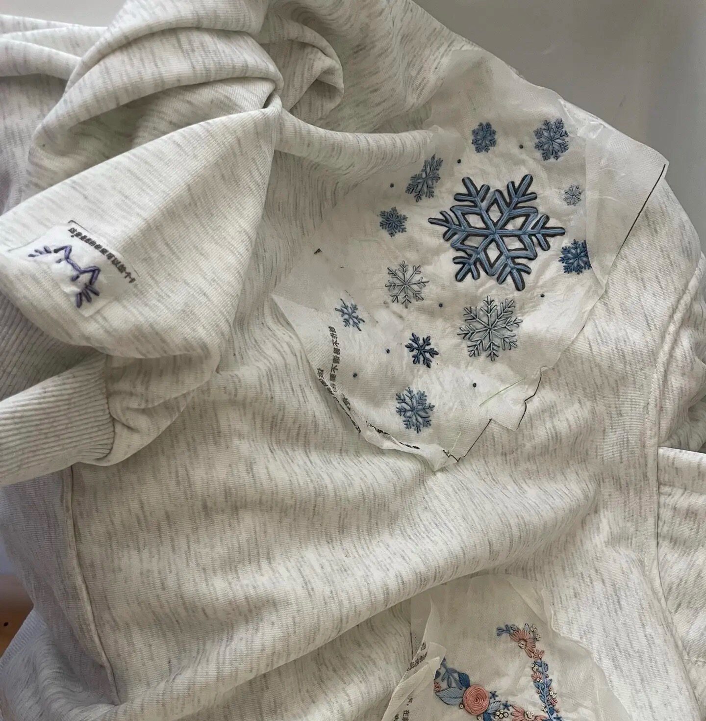 领口卫衣刺绣DIY免画图水溶布衣服情侣DIY手工带图破布洞领花材料