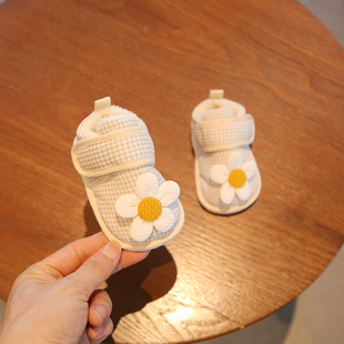 防滑一岁女宝宝鞋 6到12个月婴幼儿学步前鞋 保暖布鞋 新生婴儿棉鞋