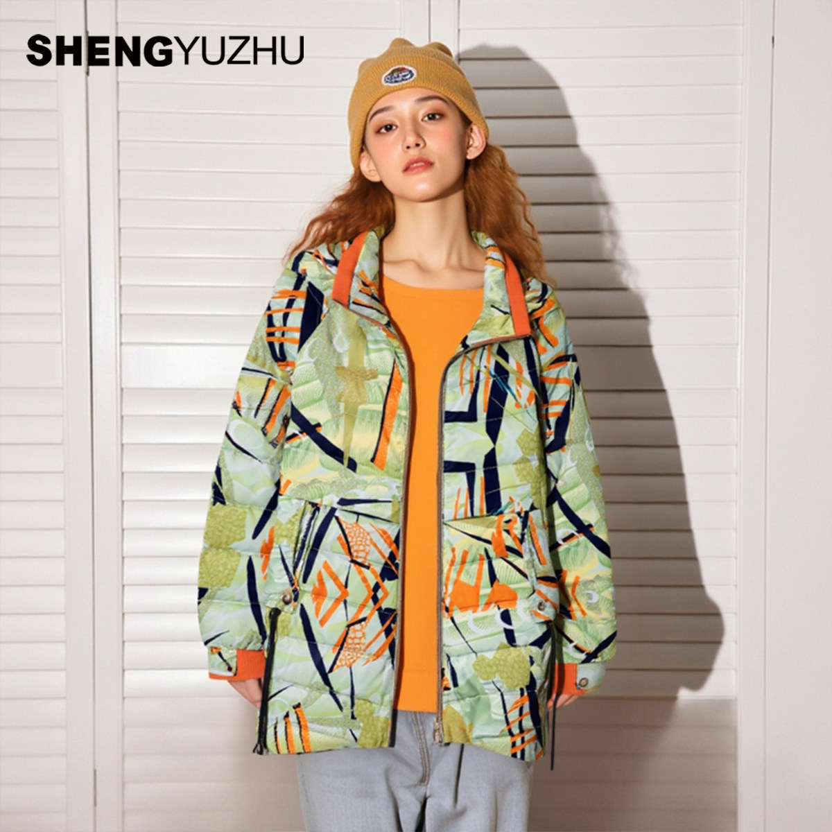 声雨竹中长厚款连帽羽绒服女