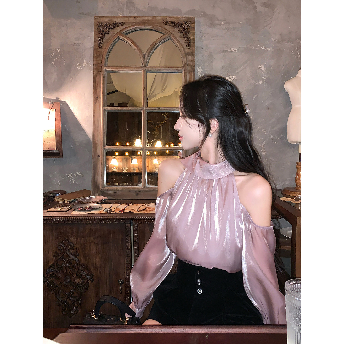 韩语琳 气质名媛粉色缎面露肩挂脖上衣女2025春季圣诞轻奢感穿搭,女装/女士精品,T恤,淘宝优惠券,粉丝福利购,淘宝优惠卷