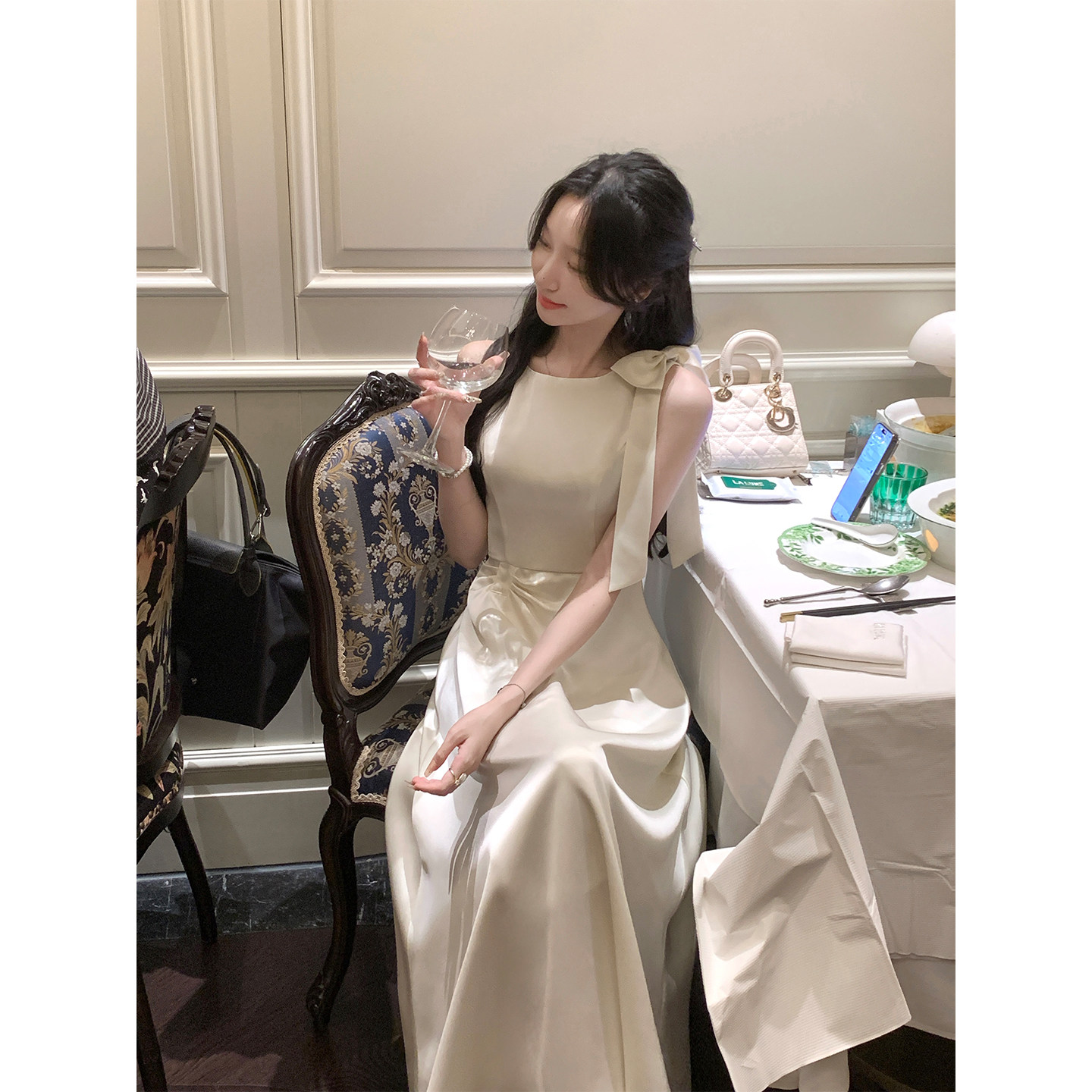 韩语琳 法式名媛风蝴蝶结缎面连衣裙女夏季气质收腰约会礼服长裙