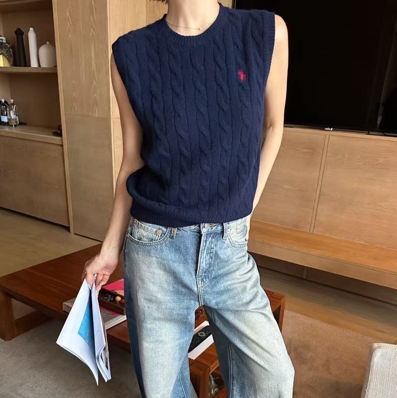 25秋冬女士小马刺绣羊毛羊绒麻花针织背心