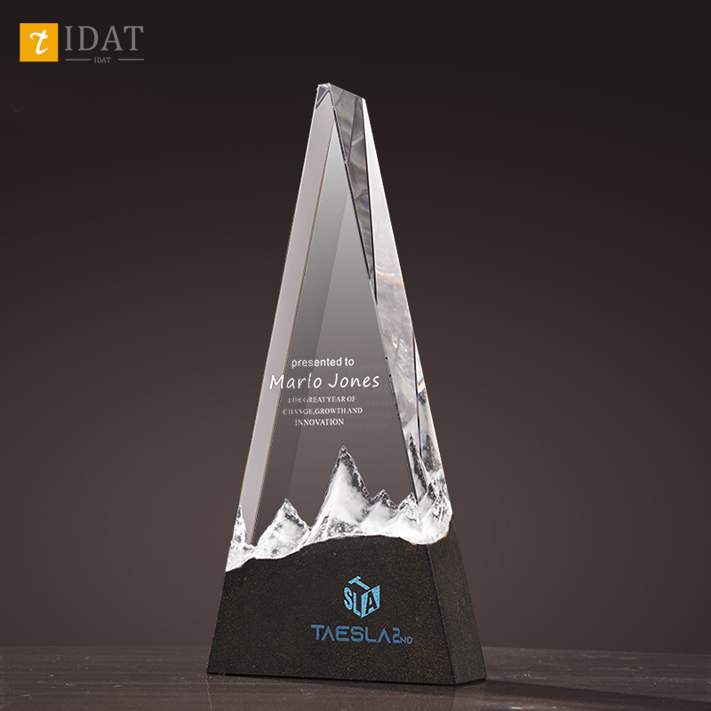 创意水晶奖杯定制高档大气山峰内嵌年会优秀员工嘉奖纪念订制订做