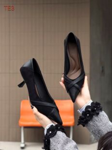 S 2026春季新款细跟尖头单鞋女中跟浅口高跟鞋