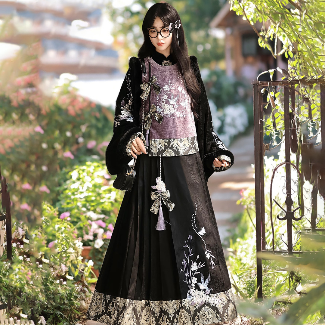 新中式汉服冬季马甲马面裙套装