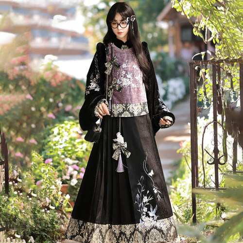 新中式汉服冬季马甲马面裙套装