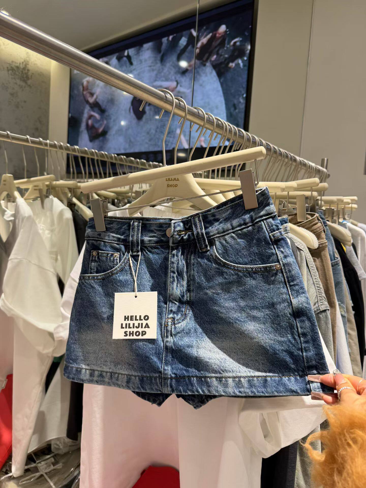 Miss家 2026新款韩版时尚百搭显瘦高腰A字牛仔短裤女包臀半身裙