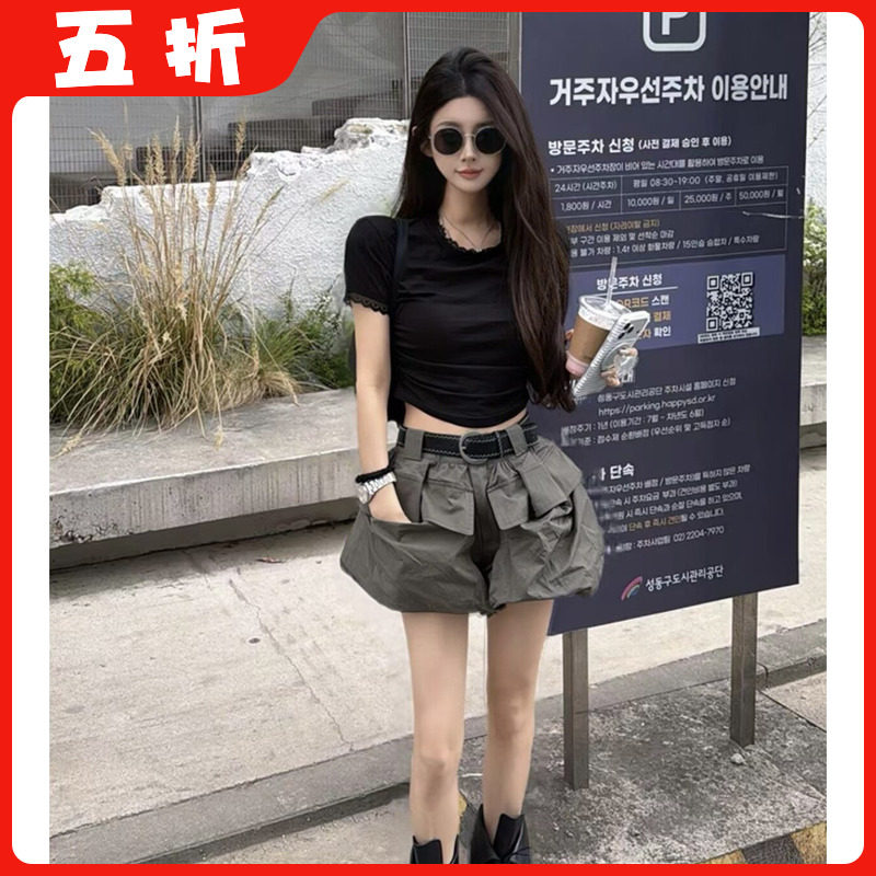 【五折】26夏韩版时尚百搭修身显瘦黑色蕾丝边短袖+工装短裙套装