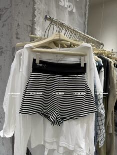 Miss家 韩版黑白条纹松紧高腰短裤女夏小个子设计感热裤休闲阔腿