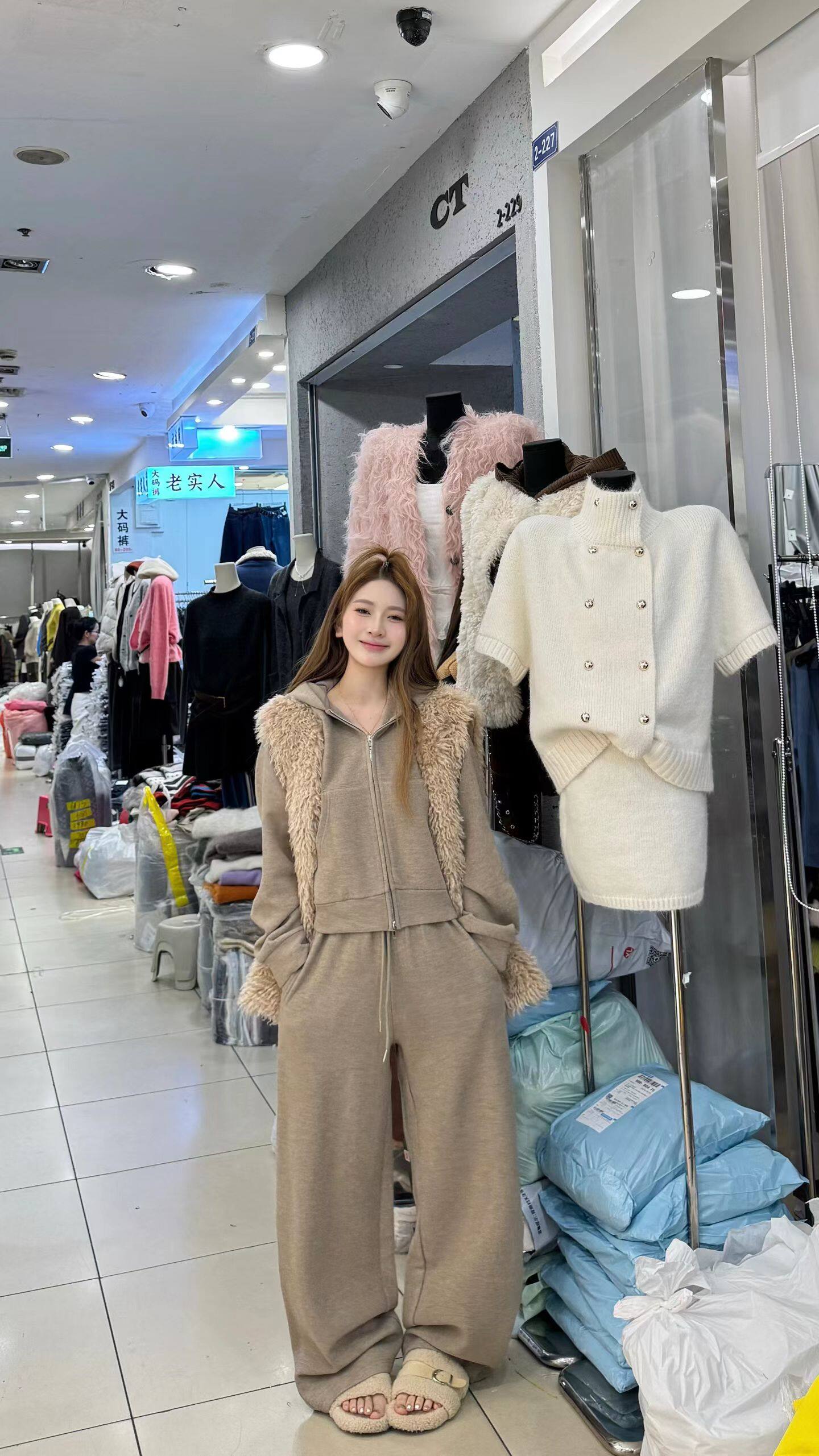 Miss家2026秋冬韩版时尚百搭显瘦宽松休闲套装女加绒加厚连帽套装