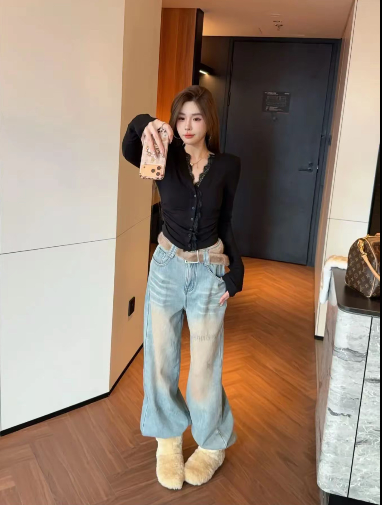 Miss家 复合绒加厚牛仔裤女2025秋冬新款毛毛腰带宽松阔腿裤女