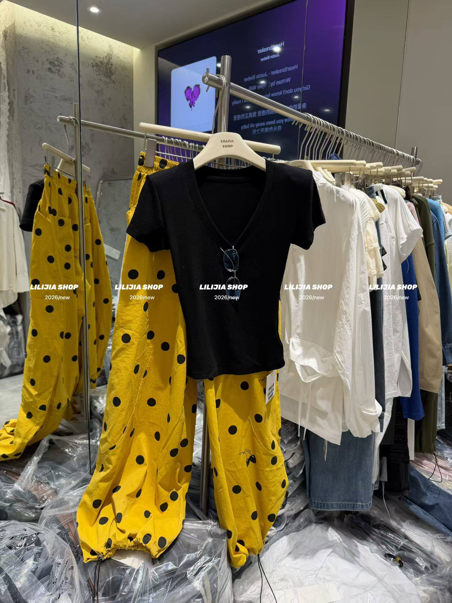 Miss家2026夏季新款韩版时尚百搭显瘦短袖T恤+黄色波点休闲裤套装