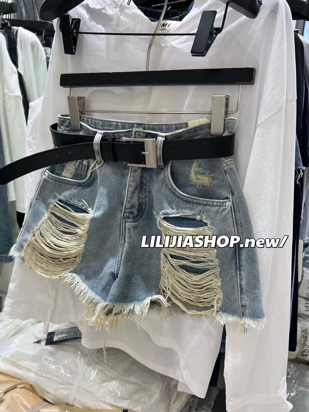 Miss家 2025夏季新款韩版时尚百搭显瘦破洞毛边牛仔短裤女配腰带