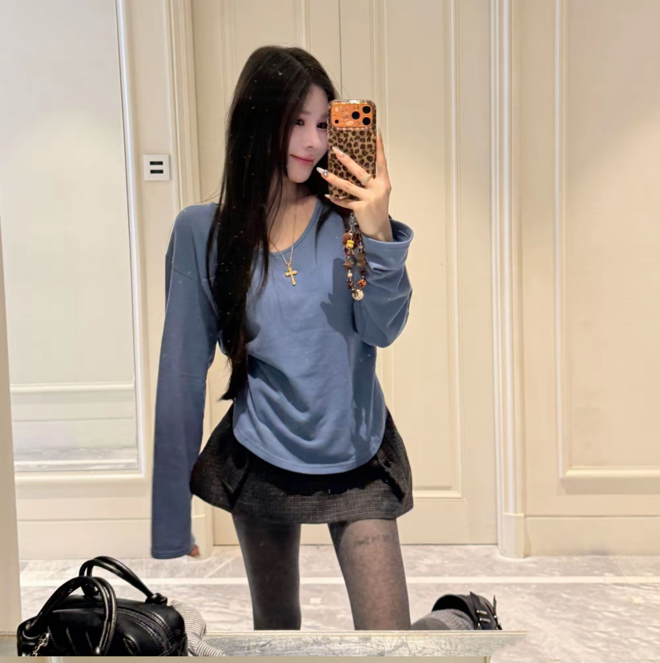 Miss家 2026秋季韩版时尚百搭显瘦U领绒感口袋宽松休闲长袖T恤女