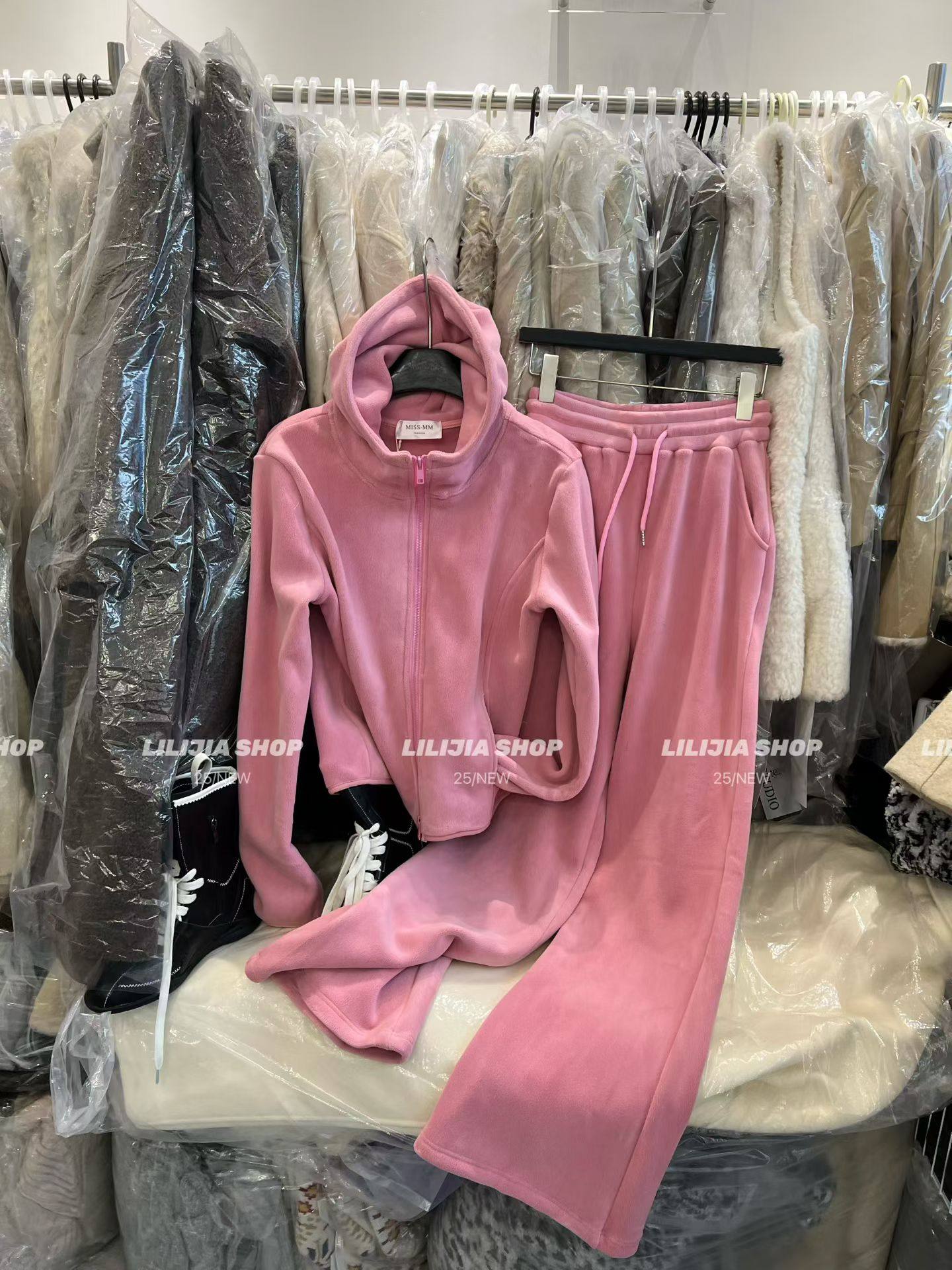 Miss家 2025秋冬韩版时尚百搭宽松显瘦连帽卫衣+休闲裤宝宝绒套装