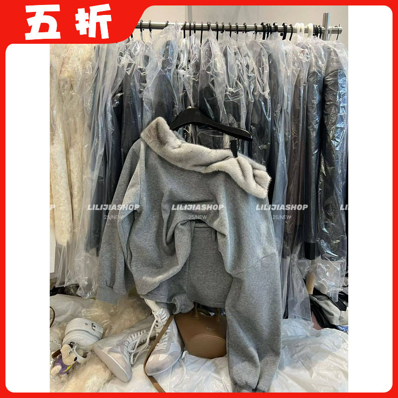 【五折】2025秋冬韩版时尚显瘦斜肩可拆卸毛毛露肩卫衣短裤套装女,女装/女士精品,时尚套装,淘宝优惠券,粉丝福利购,淘宝优惠卷