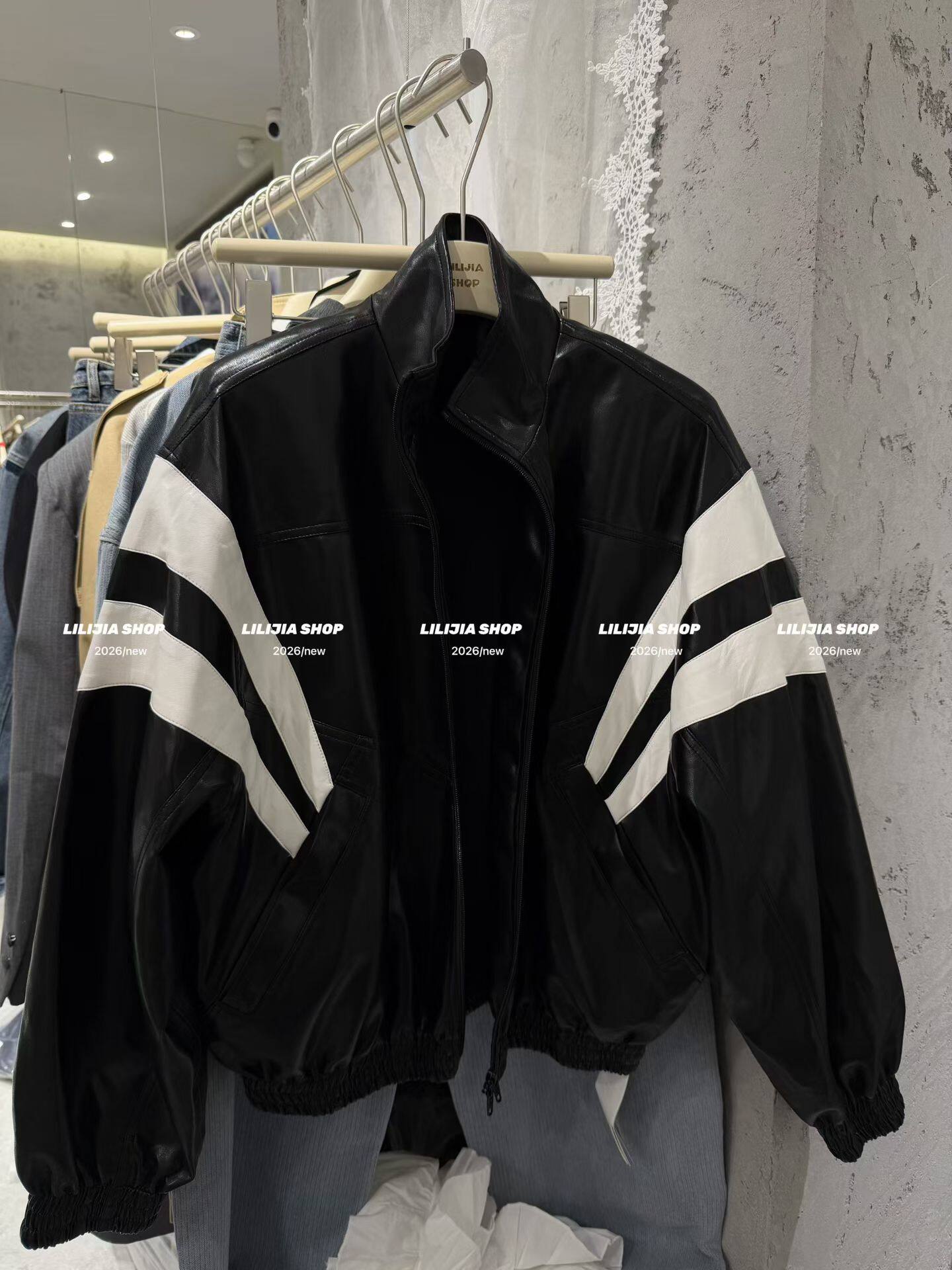 Miss家 2026年春季新款垫肩宽松洋气pu皮外套拼白色杠皮衣女潮