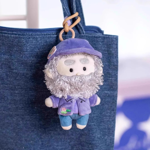 浦东美术奥展梵高莫奈毛绒挂件