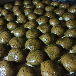 四川清明菜粑粑清明草青明菜粑粑鼠曲草水牛花佛耳草腊肉红糖青团