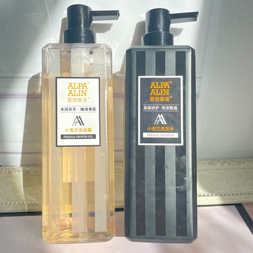 alpaalin沐浴露小苍兰滋润保湿