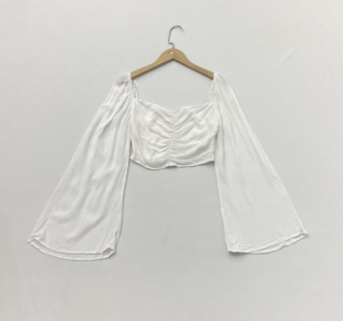 少量戏班牙源货夏季 性感衬衫 新薄款 宽筒喇叭袖 方领休闲短款 3.28