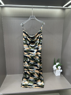 3.28瑕疵瑞典源货少量中长款 堆堆领迷彩吊带开叉连衣裙女