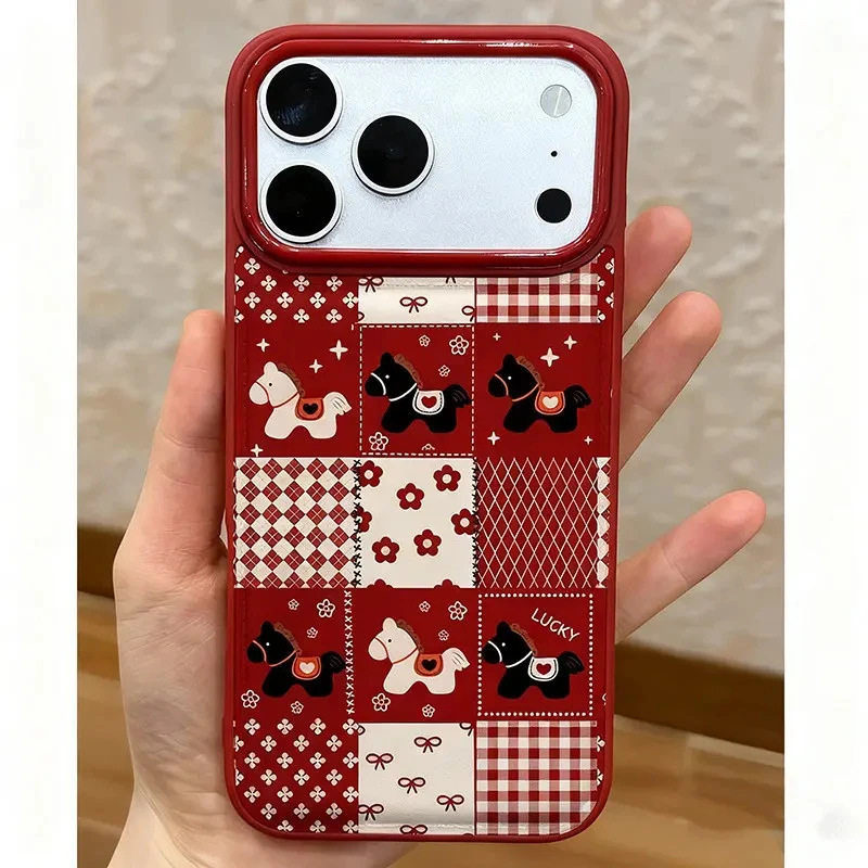 创意花朵格纹小马拼接适用苹果17Pro手机壳IP16鼓包皮纹15/14女13