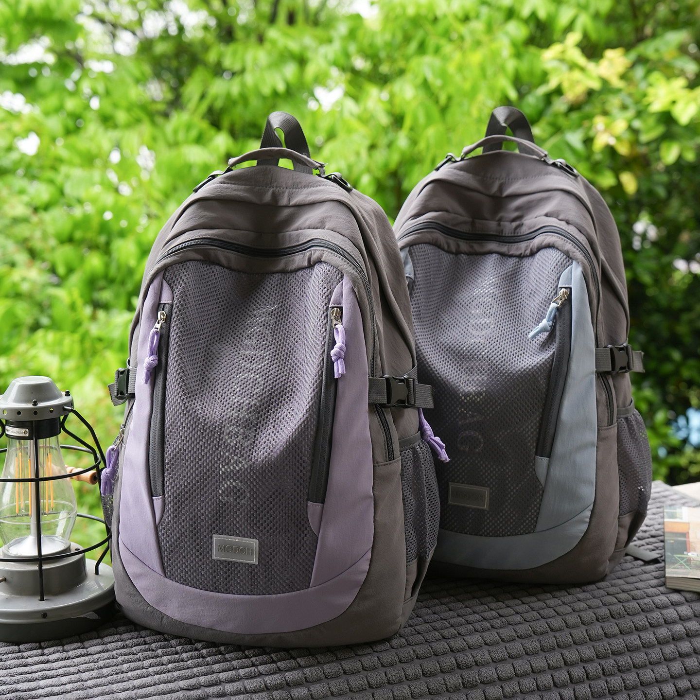 户外旅行徒步大容量轻便双肩包图片