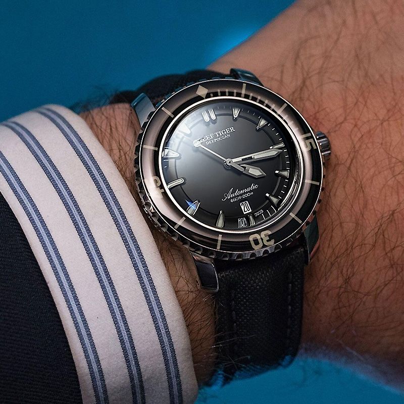 潜水级机械表简约休闲男夜光手表