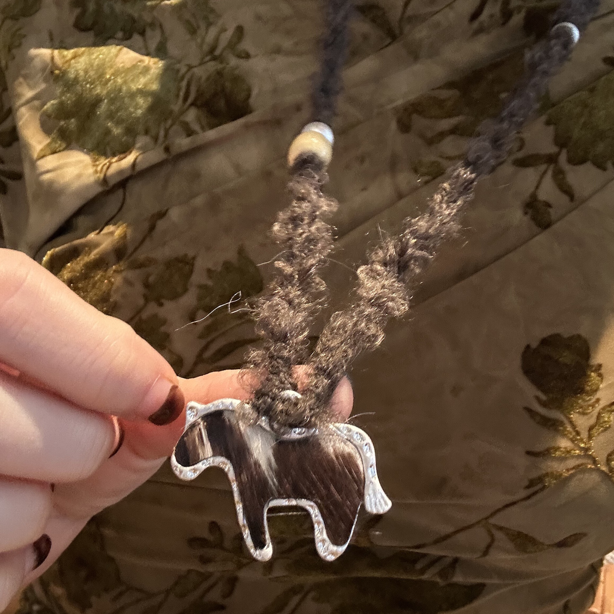 秋冬轻奢小众高级豹子刺绣斑马纹毛线长项链