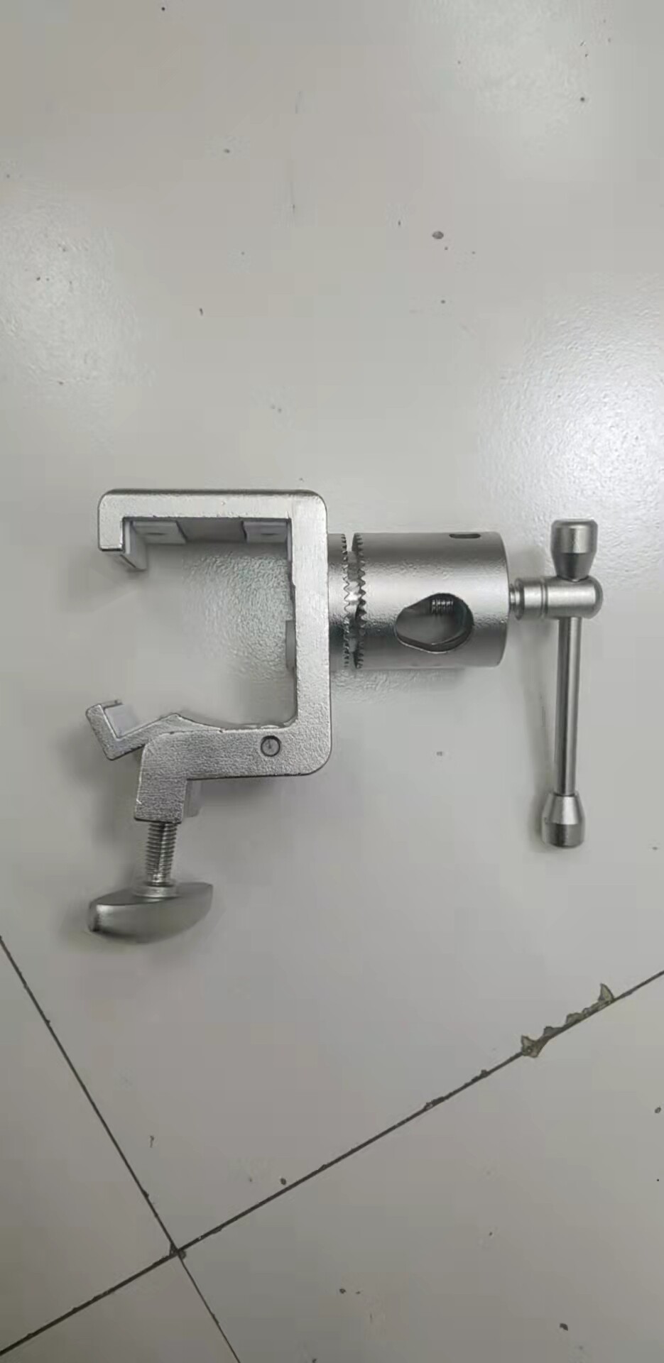 悬空牵引固定器夹持器