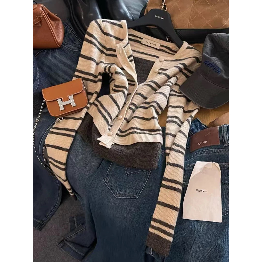 2025冬季韩式假两件条纹毛衣