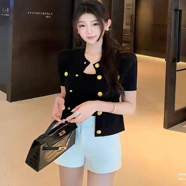 经典金扣气场魅力针织开衫上衣