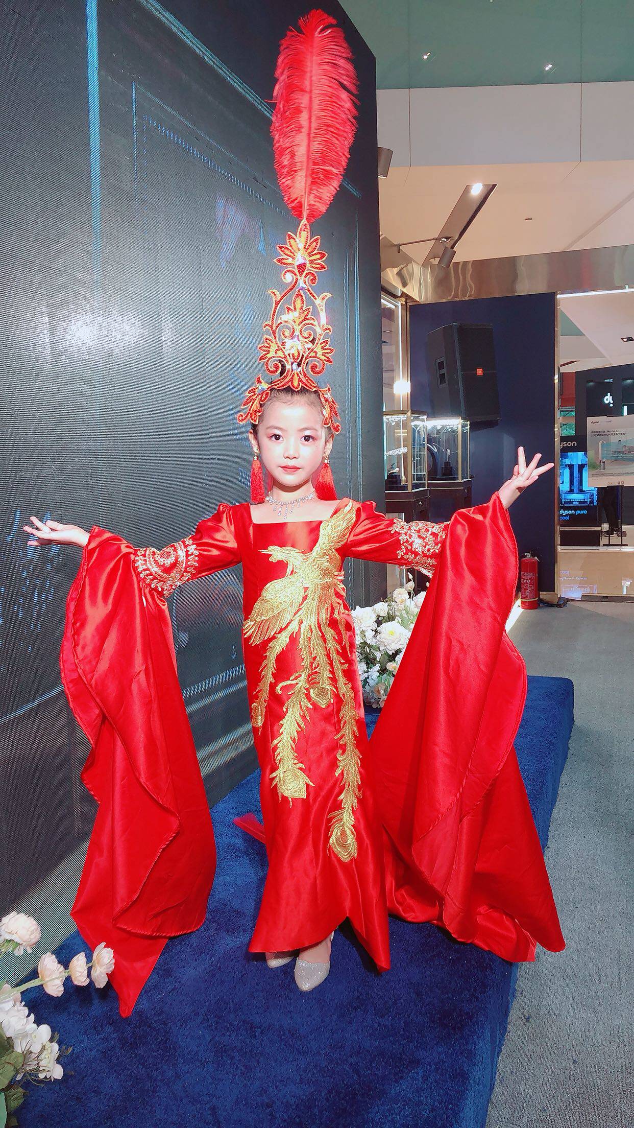 女童六一走秀裙中国风礼服2019新款公主高端红色儿童旗袍演出拖尾