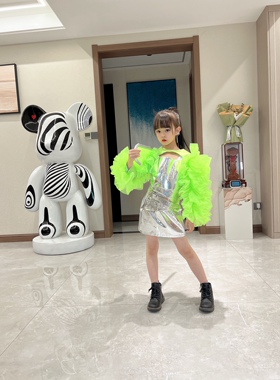 儿童走秀潮服女童科技风绿色赛服个性创意演出服模特VK主题赛服
