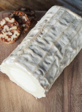 法国进口树干型山羊乳奶酪半软芝士Buche de chèvre红酒奶酪1 kg