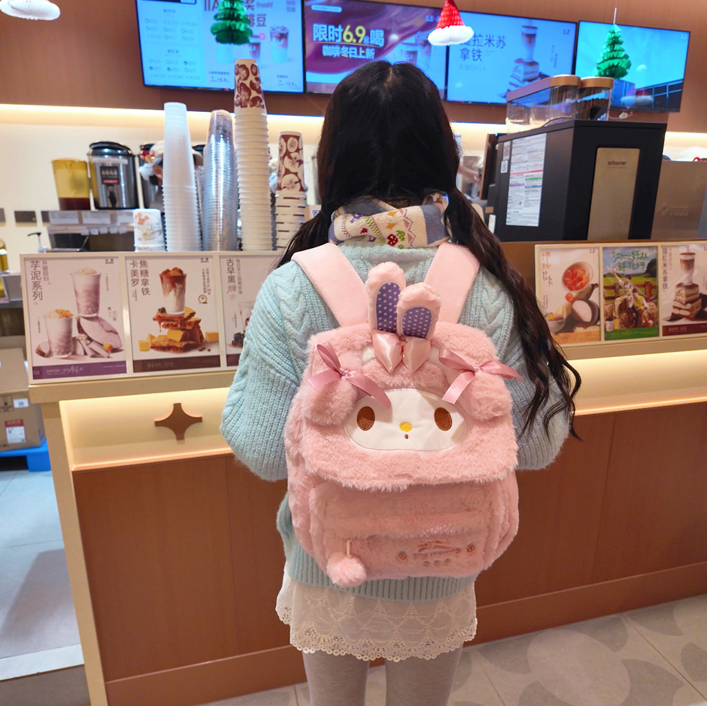 可爱卡通毛绒双肩包女生百搭时尚通勤小背包学生大容量书包电脑包
