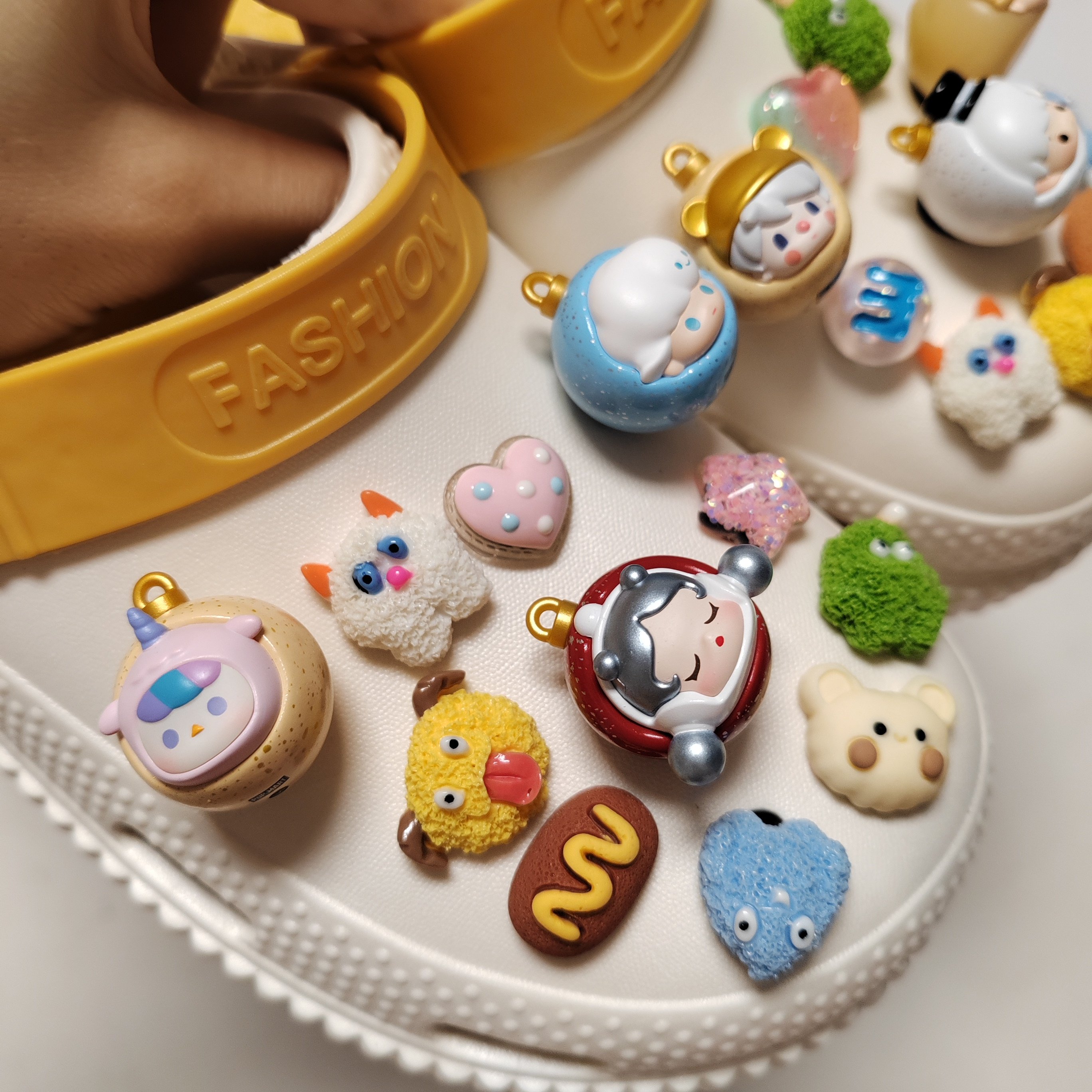 正品泡泡玛特圣诞球系列萌粒鞋扣适配crocs洞洞鞋洞洞装饰花鞋花