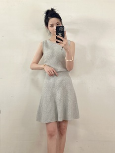 绍兴美代 Theory  无袖圆领收腰针织连衣裙 M076710R现P~M