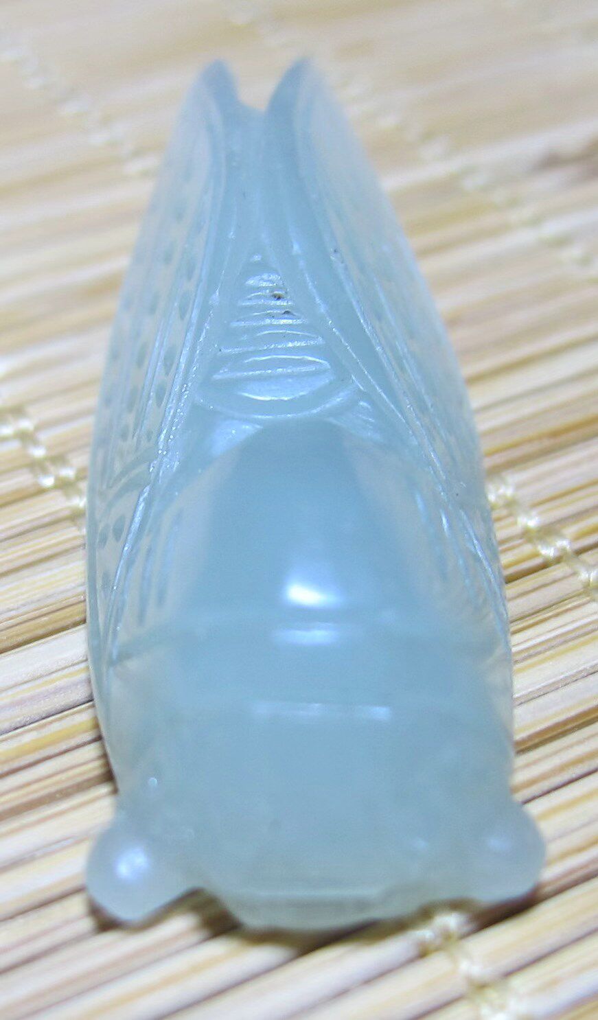 天然新疆和田玉外蒙料青白玉蝉吊颈饰