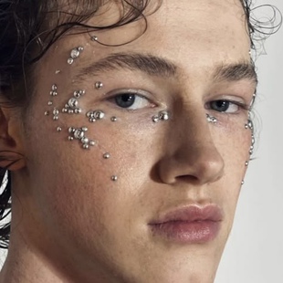 科技感妆容唇钉眉骨鼻钉免打孔圆珠面部贴银珠脸贴钻创意眼妆道具