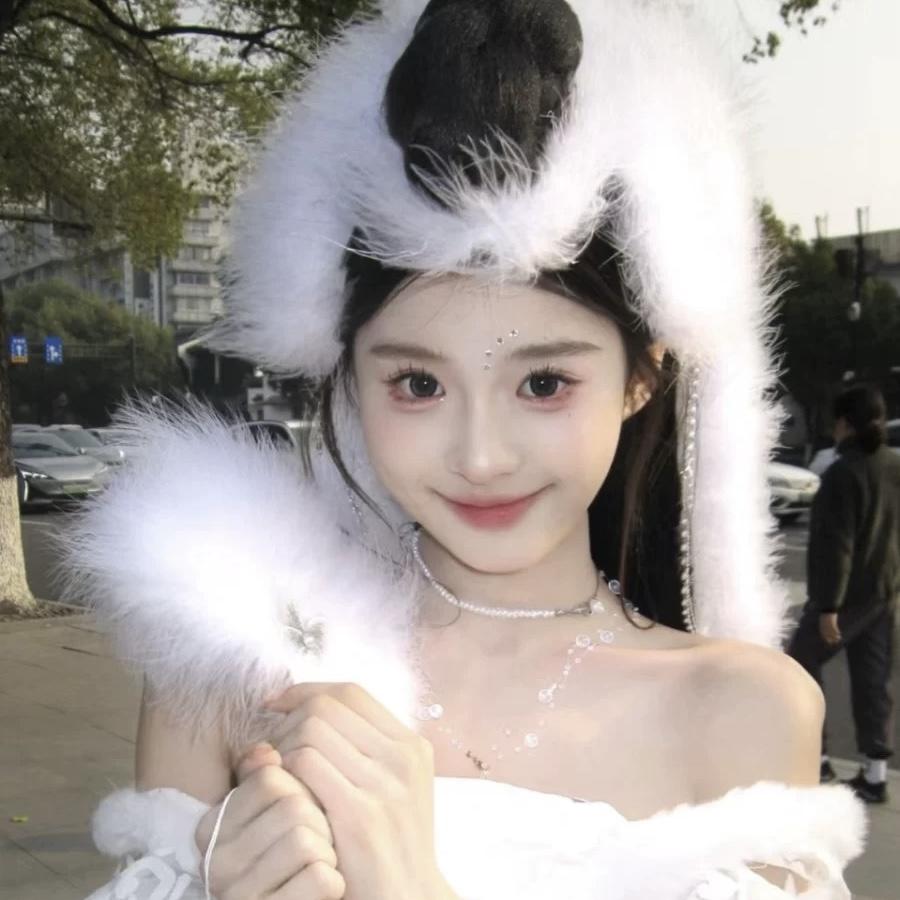 新款嫦娥发饰古装仙气毛绒头饰古风汉服白羽毛条毛球演出配饰女