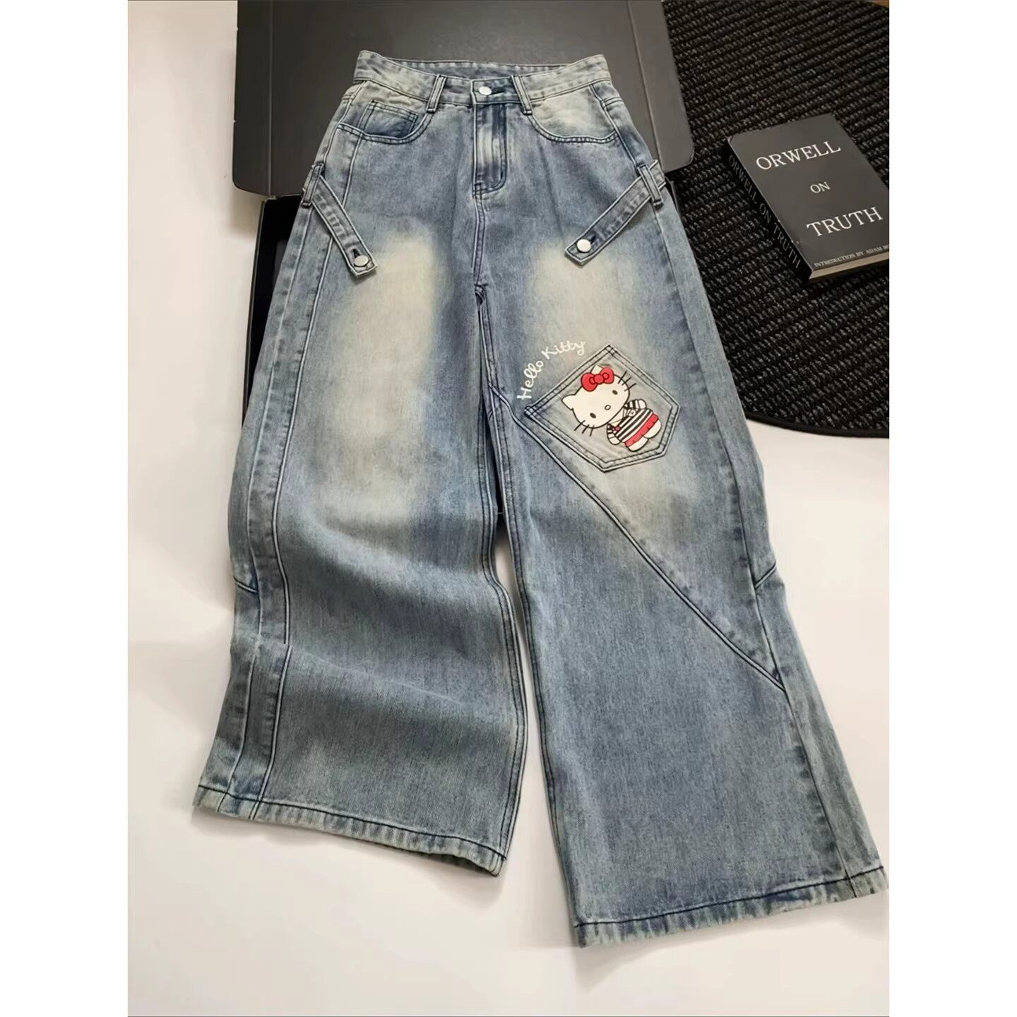 哈喽kitty牛仔裤女款206春季新款刺绣蓝色工装时髦小众阔腿裤子