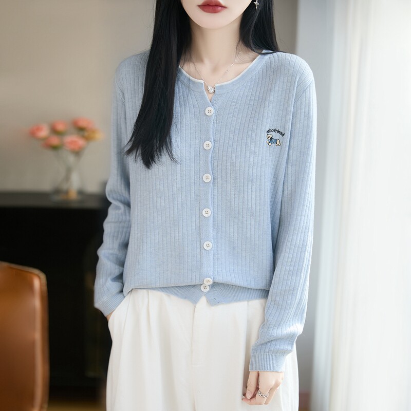 刺绣圆领针织开衫女士春秋新款蓝色长袖百搭减龄毛衣外套洋气上衣