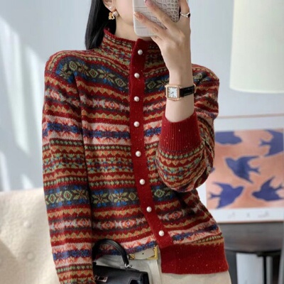 冬季高领提花浣熊绒女开衫毛衣