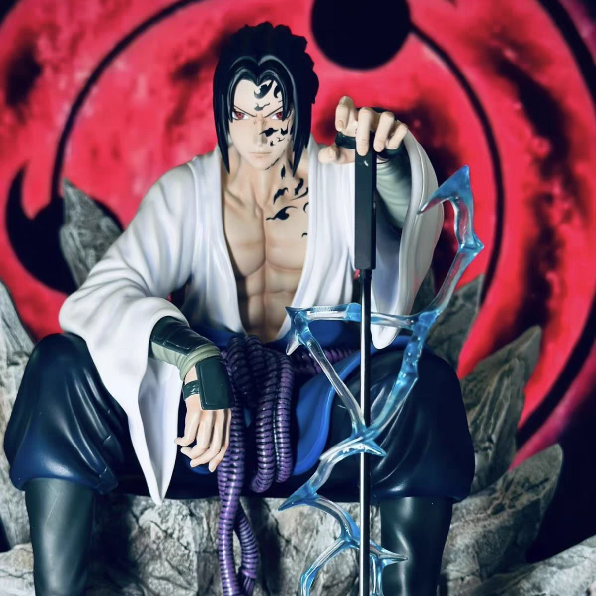 火影忍者疾风传坐姿霸气佐助