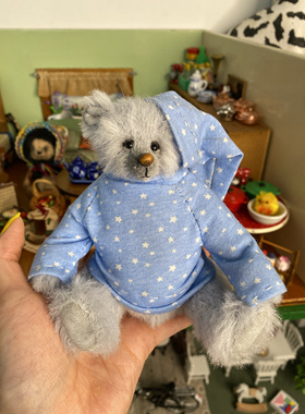 俄罗斯艺术家睡衣小熊